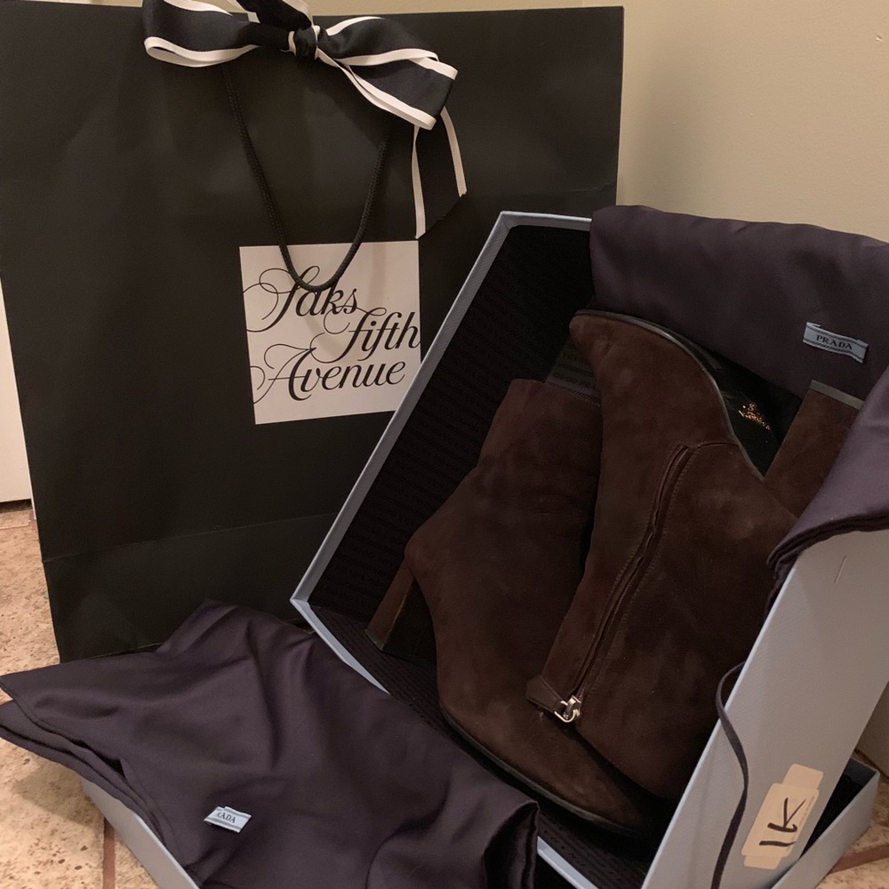 ❗️ FLASH SALE ❗️ Prada SZ 10 Women’s Brown Suede